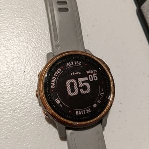 Garmin Fenix 6S in rose gold